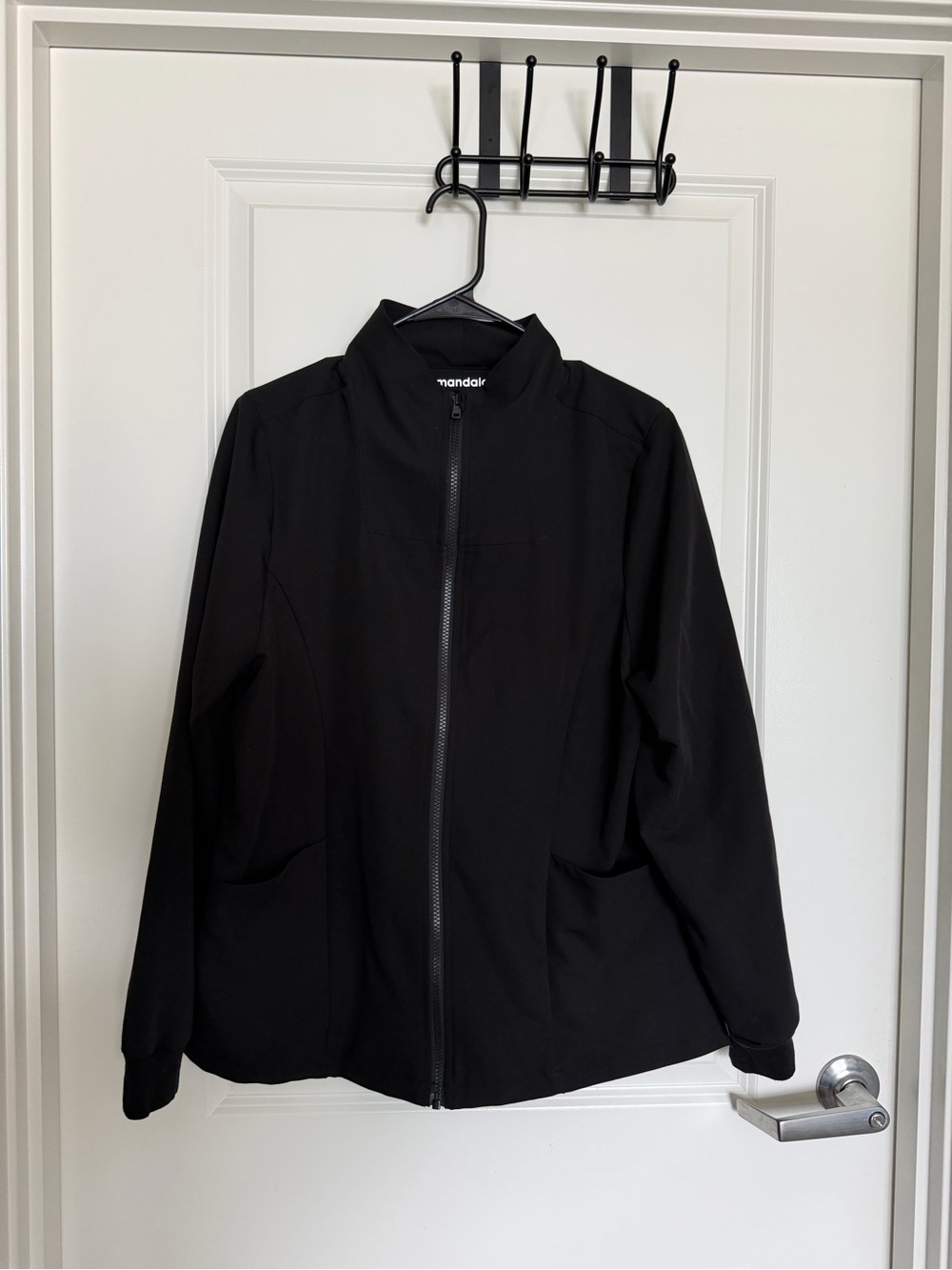 Mandala Women's Black Scrub Zip-Front Jacket